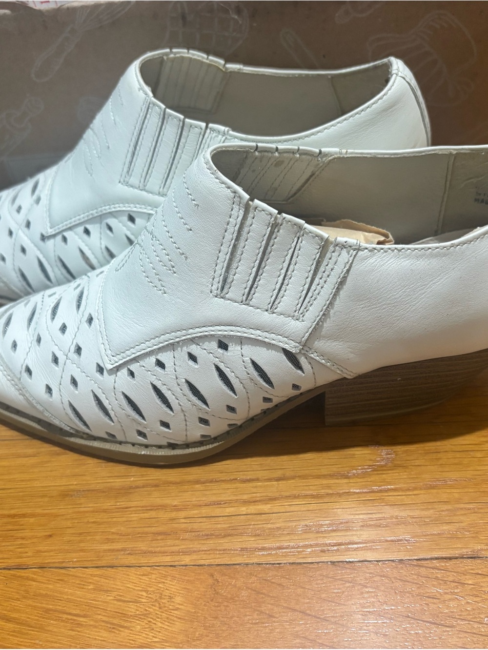 Seven7 White Cutout Slip-On Mules